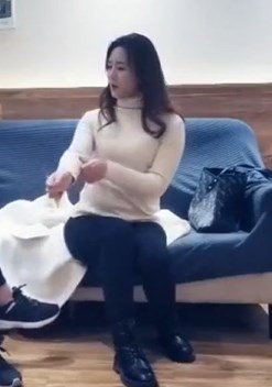 黄先生约白色毛衣黑色长裤外围女