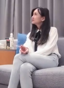 大熊约整容网红脸美女