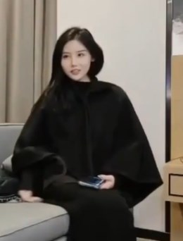 这么可人儿的漂亮女神穿上黑丝简直要人命